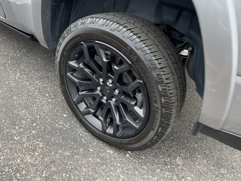 Used 2025 RAM 1500 Limited AWD/4WD image 7