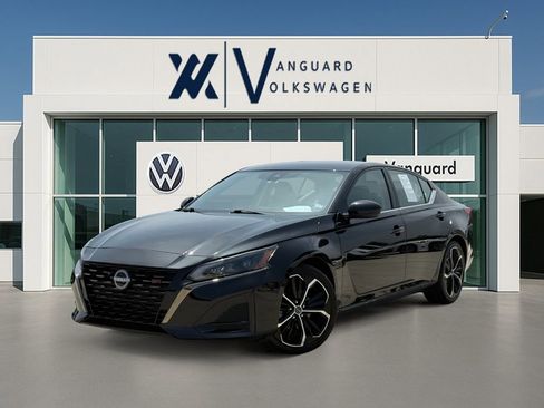 Used 2025 Nissan Altima 2.5 SR FWD image 1