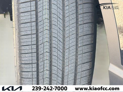 New 2027 Kia Telluride S image 44