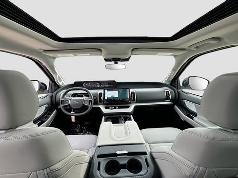 New 2026 Ford Expedition Active RWD image 16