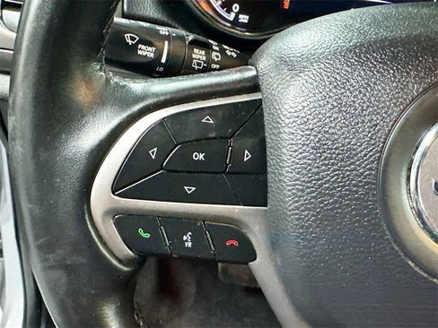 Used 2019 Jeep Grand Cherokee Altitude image 8