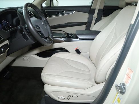 Used 2016 Lincoln MKX Reserve w/ Climate Package image 19