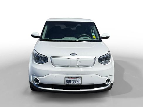 Used 2017 Kia Soul EV + FWD image 8