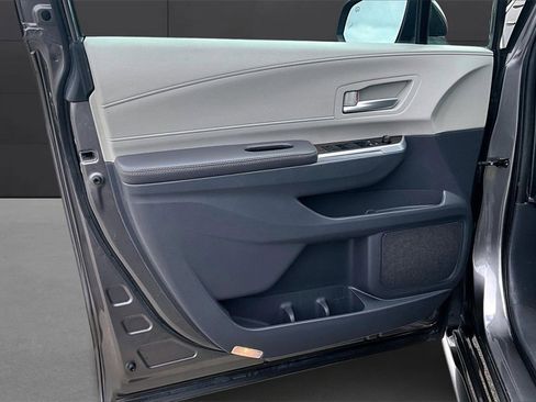 Used 2024 Toyota Sienna XLE image 14