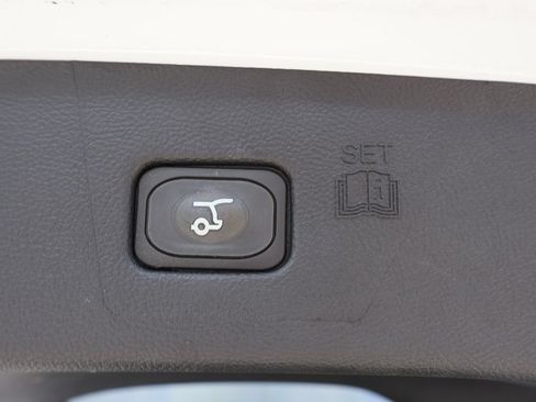 Certified 2024 Ford Edge SEL w/ Convenience Package AWD/4WD image 18