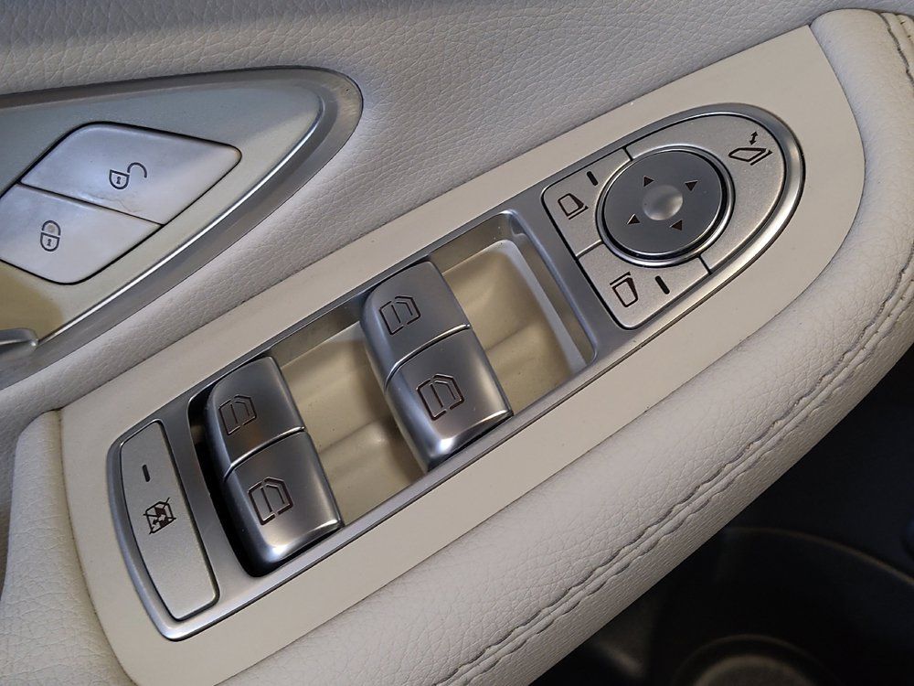 Used 2018 Mercedes-Benz C 300 Sedan image 27