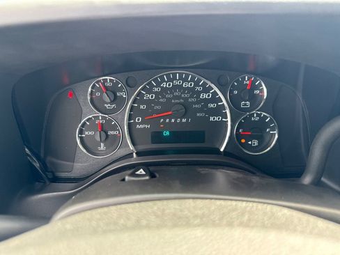 New 2025 Chevrolet Express 3500 w/ Driver Convenience Package RWD image 20