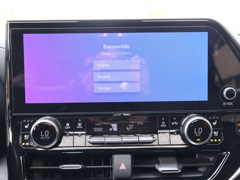 Used 2025 Toyota Highlander Limited AWD/4WD image 33