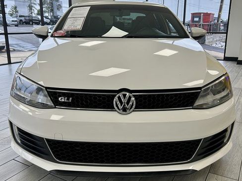 Used 2014 Volkswagen Jetta GLI image 2