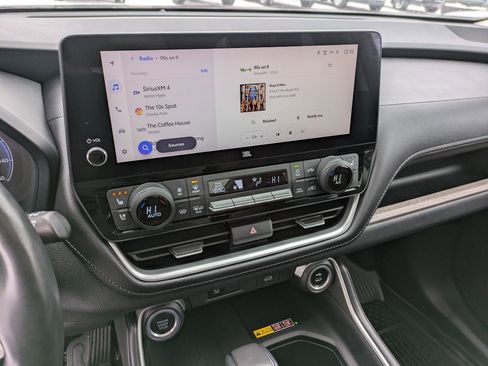 Used 2024 Toyota Grand Highlander Platinum image 11