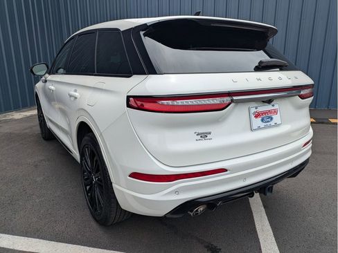 Used 2025 Lincoln Corsair AWD w/ Equipment Group 101A image 9