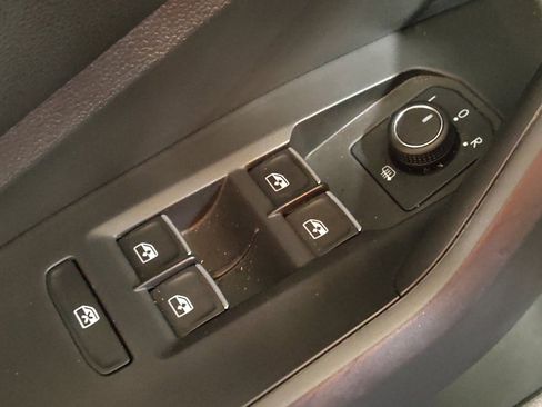 Used 2021 Volkswagen Jetta SE w/ SE Cold Weather Package image 27