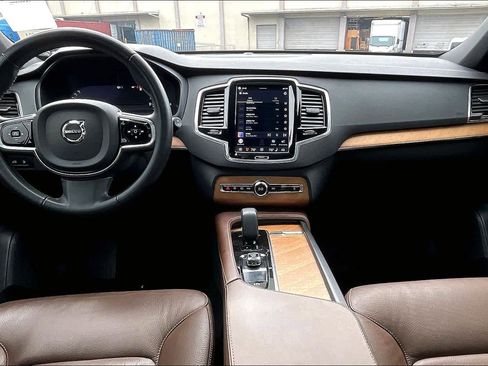 Used 2024 Volvo XC90 T8 Plus w/ Protection Package Premier image 18