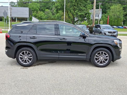 Used 2023 GMC Terrain SLT w/ Tech Package AWD/4WD image 18
