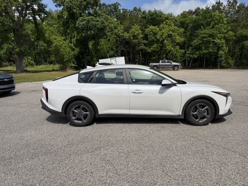 Used 2025 Kia K4 LXS FWD image 8