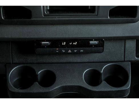 Used 2023 Mercedes-Benz Sprinter 2500 image 9