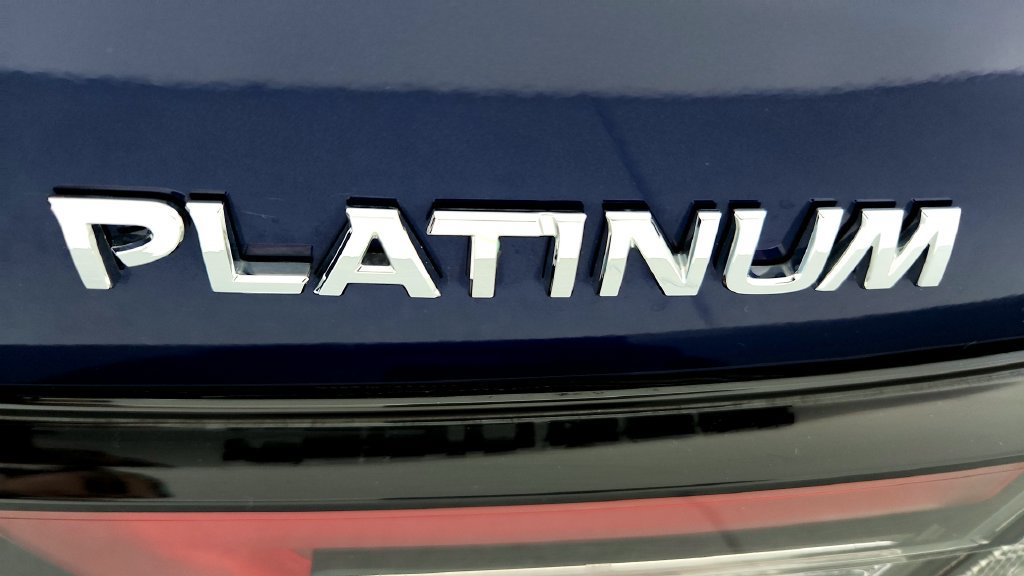 Used 2023 Nissan Maxima Platinum w/ Sport Mat Group FWD image 14
