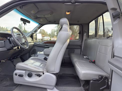 Used 2002 Ford F250 Lariat image 14