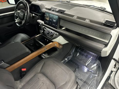 Used 2022 Land Rover Defender 110 AWD/4WD image 23