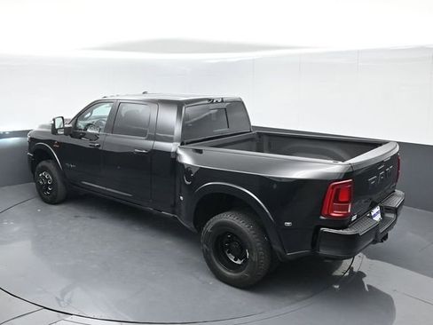 Used 2025 RAM 3500 Limited AWD/4WD image 46