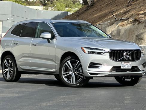 Used 2021 Volvo XC60 T8 Inscription Expression w/ Advanced Package AWD/4WD image 2