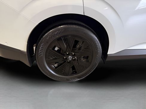 Used 2025 Nissan Murano SV AWD/4WD image 23