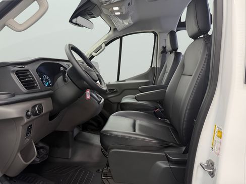 Used 2024 Ford Transit 250 Low Roof RWD image 11
