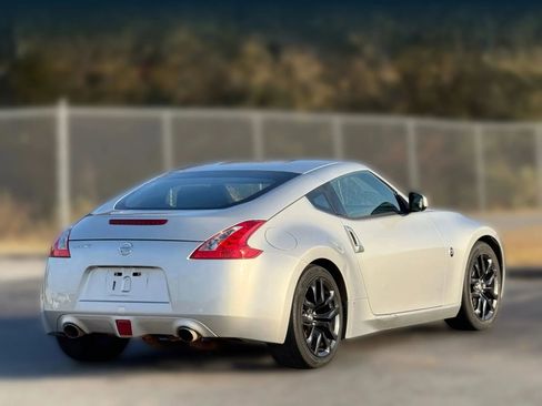 Used 2016 Nissan 370Z Coupe image 8