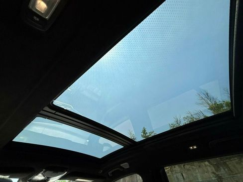 Used 2021 BMW X7 M50i w/ Dynamic Handling Package AWD/4WD image 18