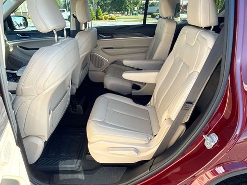 Used 2022 Jeep Grand Cherokee L Limited RWD image 24