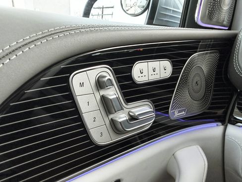 Used 2022 Mercedes-Benz Maybach GLS 600 4MATIC image 26