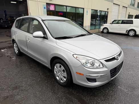 Used 2010 Hyundai Elantra GLS FWD image 7