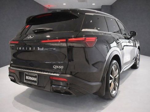 Used 2023 INFINITI QX60 Luxe w/ Performance Audio Package image 16