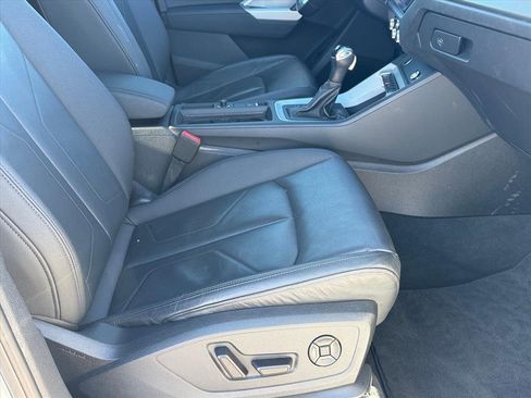 Used 2023 Audi Q3 2.0T Premium image 8