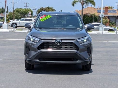 Used 2025 Toyota RAV4 XLE AWD/4WD image 2