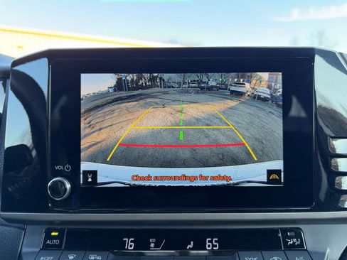 Used 2025 Toyota Camry SE image 24