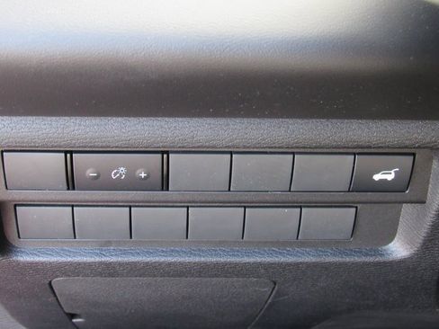 New 2025 Mitsubishi Outlander SE image 23