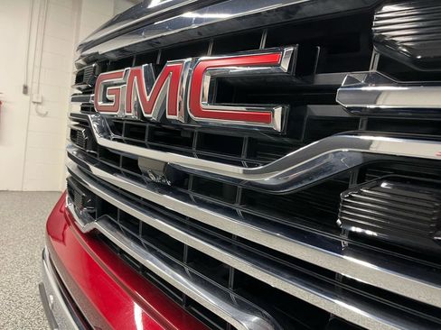 Used 2022 GMC Sierra 1500 SLT w/ SLT Premium Plus Package AWD/4WD image 14