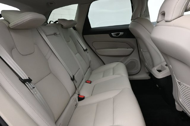 Used 2024 Volvo XC60 B5 Plus w/ Protection Package Premier AWD/4WD image 31