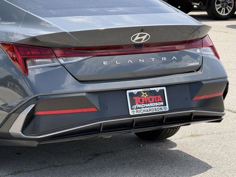 Used 2024 Hyundai Elantra Limited FWD image 6