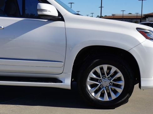 Used 2015 Lexus GX 460 image 9