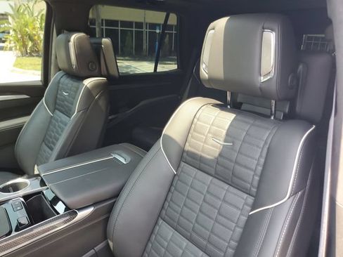 Certified 2026 Cadillac Escalade V w/ LPO, ONYX Package AWD/4WD image 21