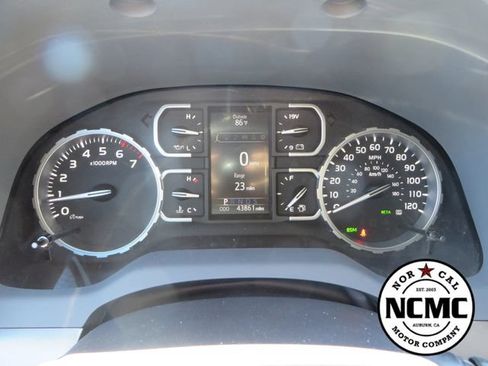 Used 2018 Toyota Tundra SR5 w/ SR5 Upgrade Package AWD/4WD image 38