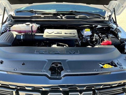 Used 2025 RAM 1500 Big Horn AWD/4WD image 33