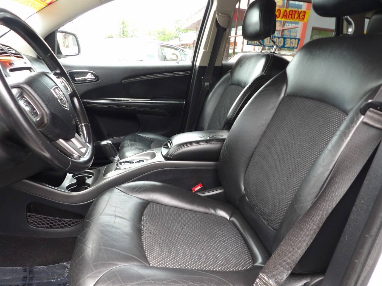 Used 2017 Dodge Journey Crossroad FWD image 9