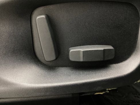 Used 2018 Jaguar F-PACE Premium image 42