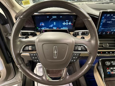 Used 2023 Lincoln Navigator Reserve AWD/4WD image 11