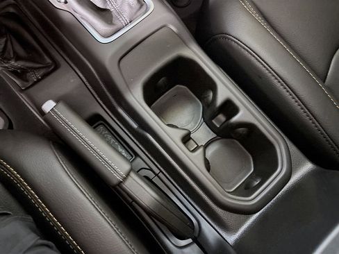 New 2025 Jeep Gladiator Sport image 15