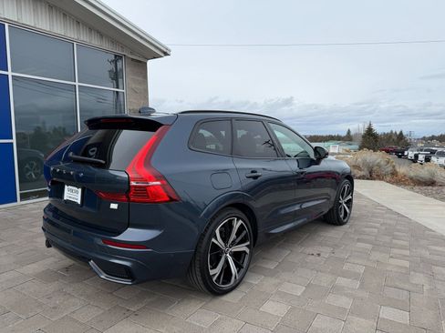 Used 2024 Volvo XC60 T8 Ultimate w/ Climate Package image 9