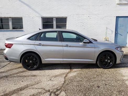 New 2026 Volkswagen Jetta SE image 2